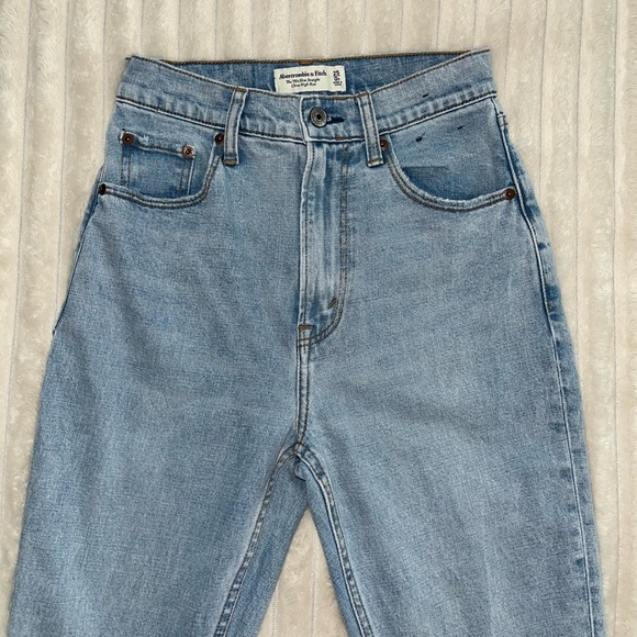 Abercrombie & Fitch 90’s Slim Straight Ultra High Rise Jeans • 25 Short - Picture 2 of 12